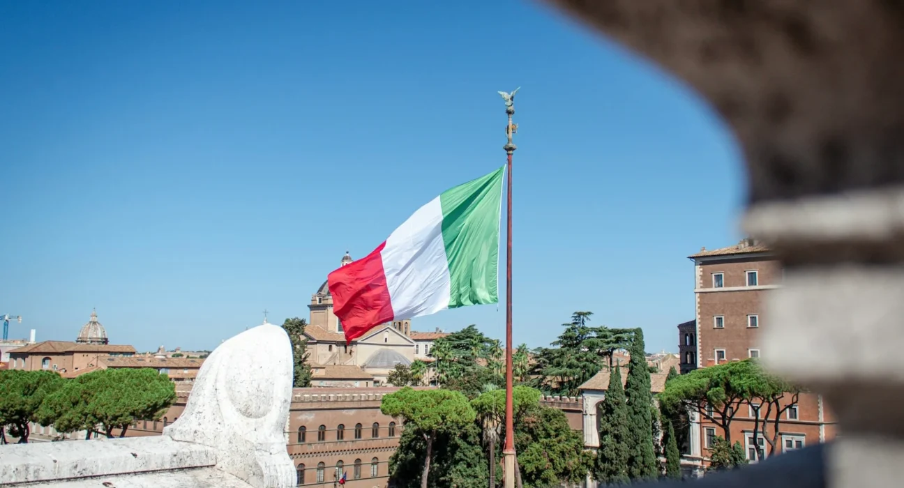 Italian Investors Drive Financial Holdings to Record High in Mid-2025