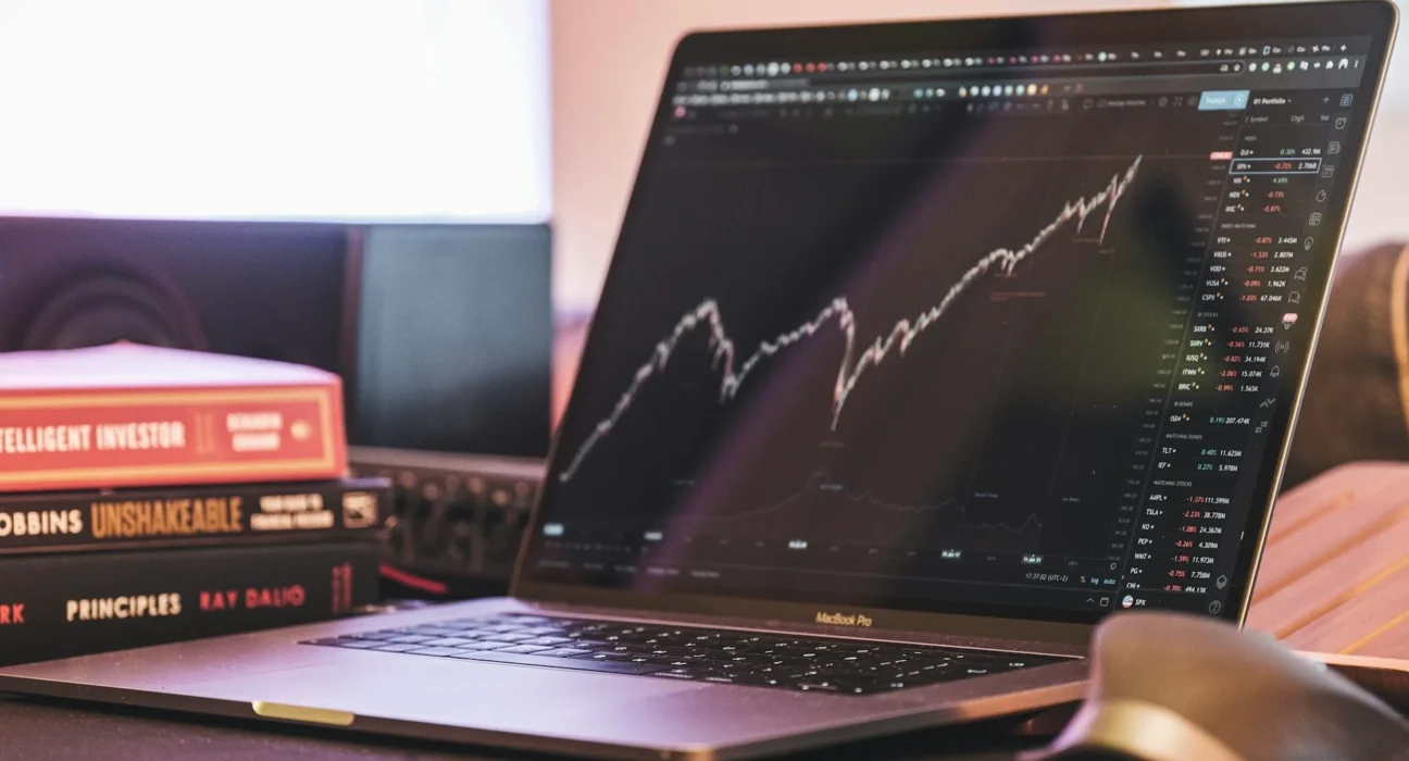 TradingView expands its futures offering with live data from Abaxx Exchange
